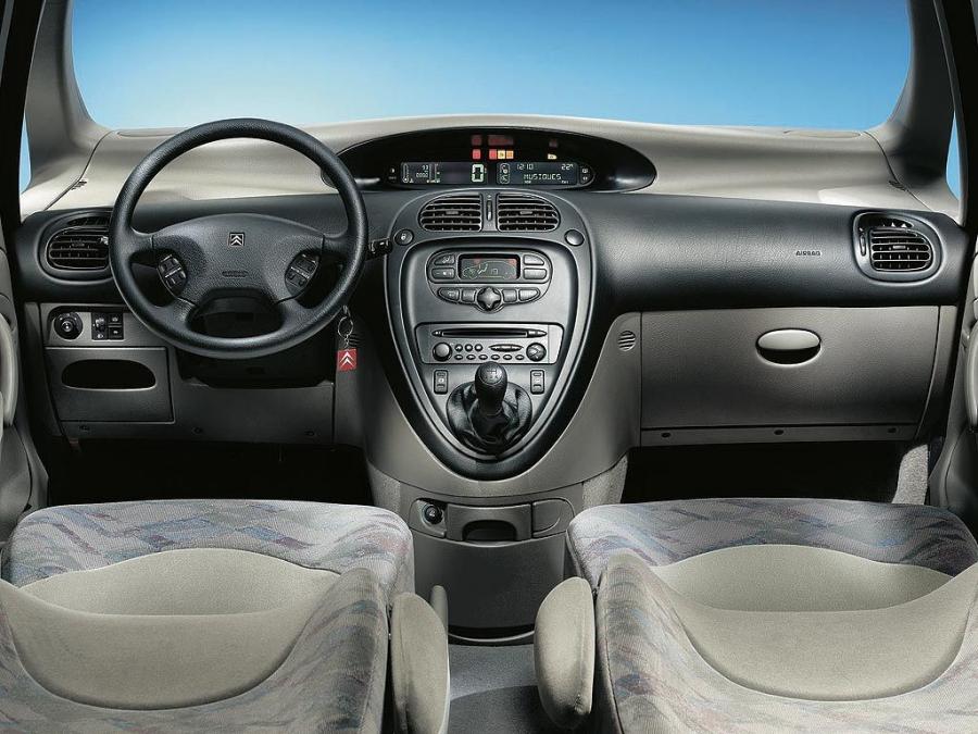  Citroen Xsara Picasso 2000 года  (фото 2 из 63)